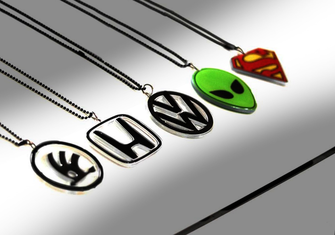 CAR MIRROR HANGING NPD