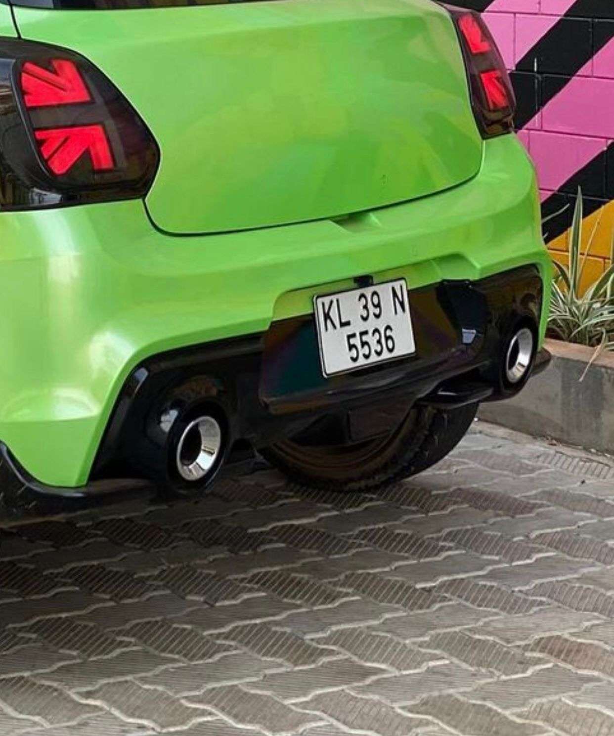 Customer aluminium plate on vehicle 5