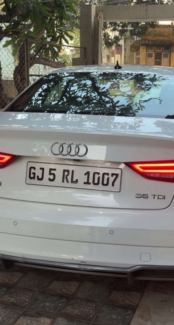 Customer aluminium plate on vehicle 10